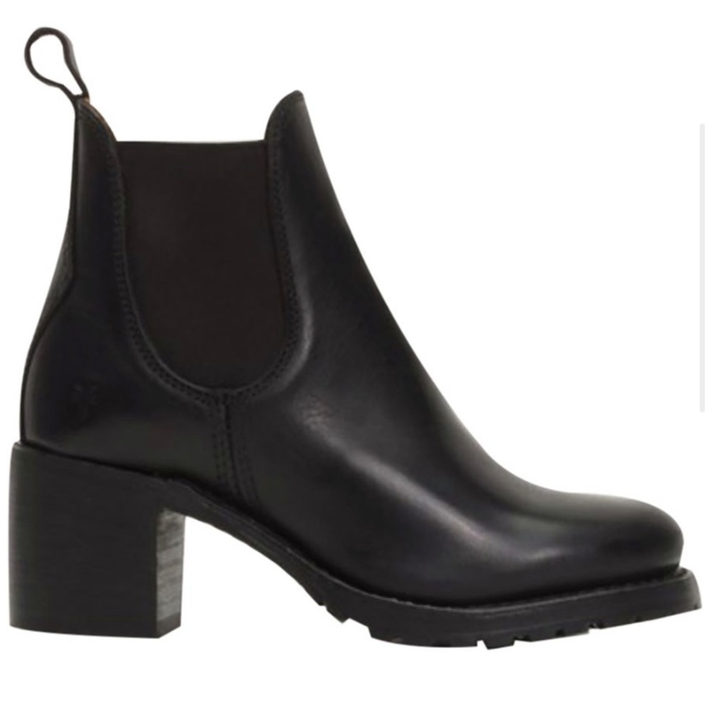 FryeSabrina Chelsea Boot - Women's 7.5